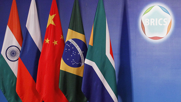Μόσχα καλεί Αθήνα να συμμετάσχει στην αναπτυξιακή τράπεζα των BRICS