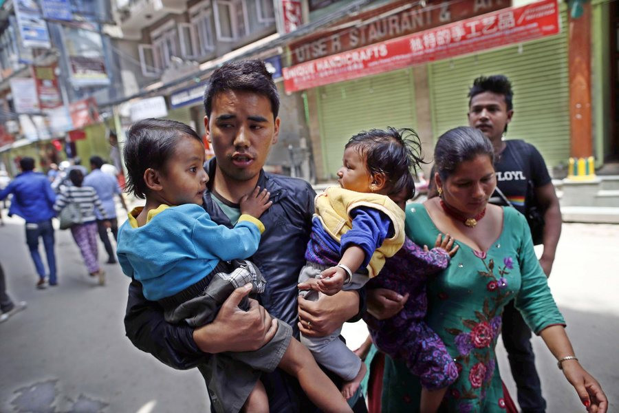 Νεκροί και τραυματίες από το νέο σεισμό στο Νεπάλ [ΦΩΤΟ+ΒΙΝΤΕΟ]