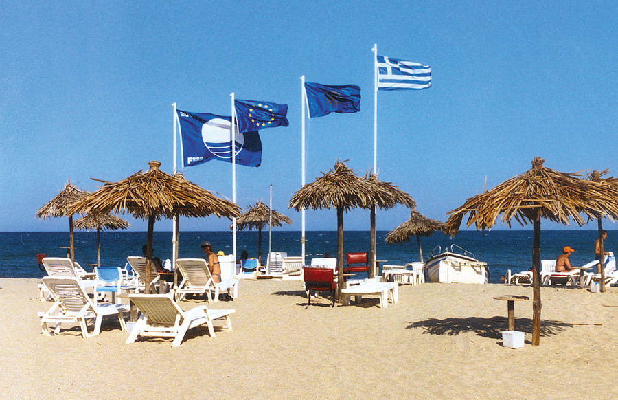 Τρίτη στον κόσμο σε «Γαλάζιες σημαίες» η Ελλάδα