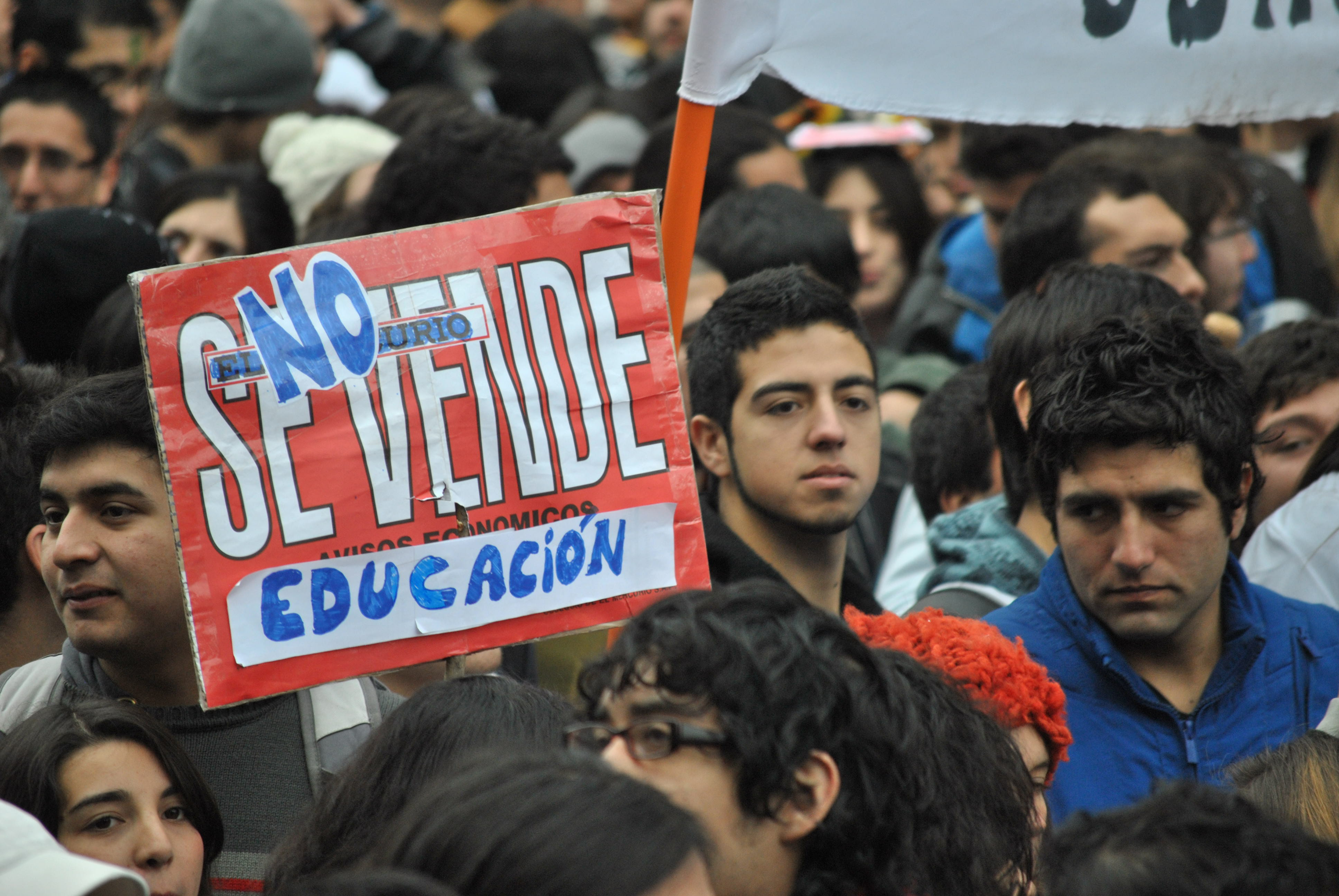 Νεκροί δύο φοιτητές σε διαδήλωση στην Χιλή