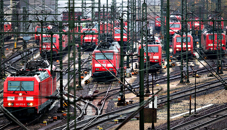 Χωρίς τρένα η Γερμανία – Σε απεργία διαρκείας οι σιδηροδρομικοί