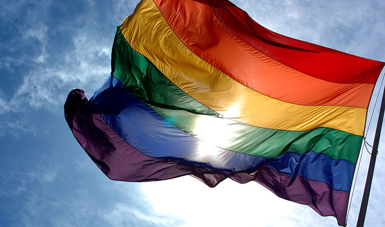Ομοφοβική επίθεση κατά τρανς γυναίκας κοντά σε γραφεία της Χρυσής Αυγής