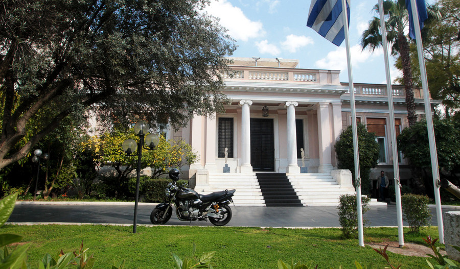 Πού τα βρίσκουν και πού διαφωνούν Αθήνα και δανειστές