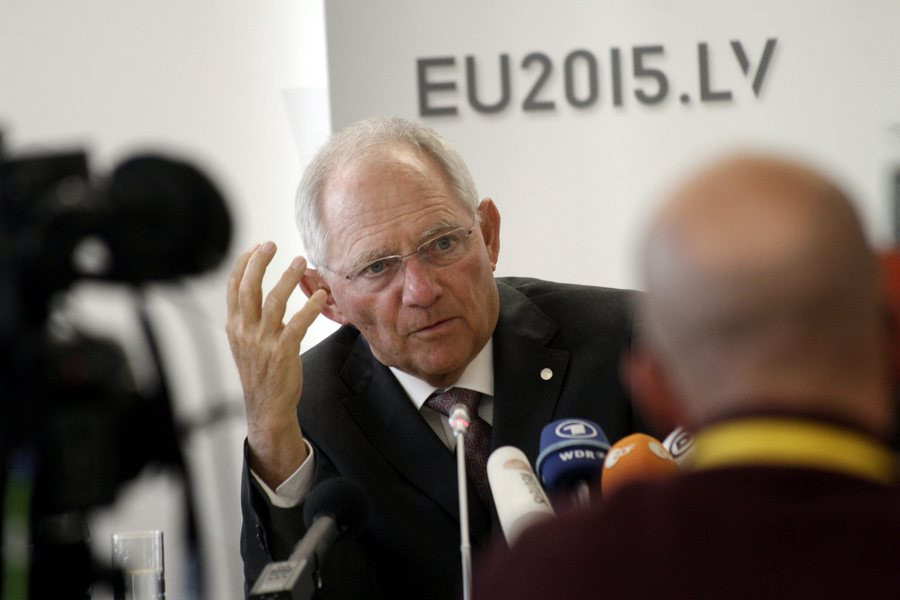 Σόιμπλε: Το ευρώ δεν κινδυνεύει πλέον από την Ελλάδα