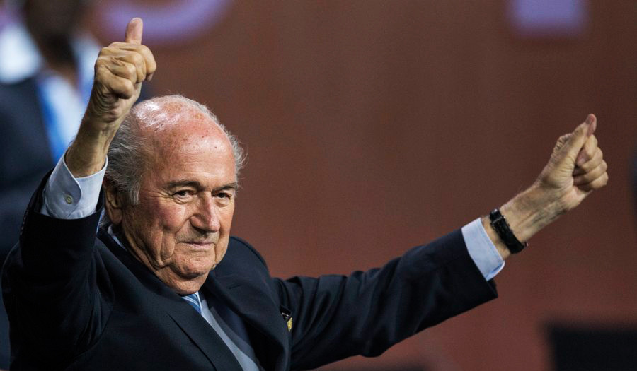 Ποιο σκάνδαλο; Ο Ζεπ Μπλάτερ επανεξελέγη πρόεδρος της FIFA [Βίντεο]