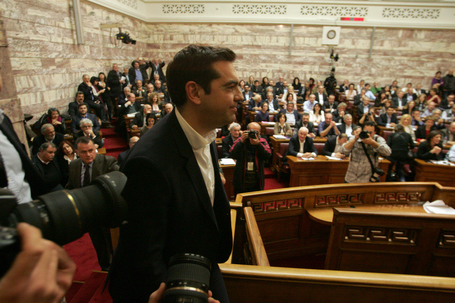 Ο Τσίπρας φέρνει τη διαπραγμάτευση στη Βουλή