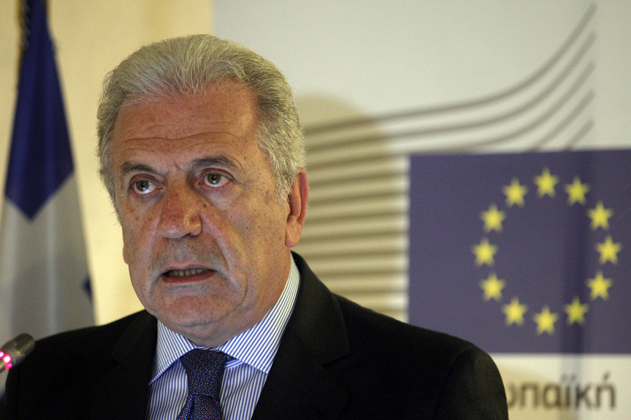 Αβραμόπουλος: Να αναλάβουν όλες οι πολιτικές δυνάμεις τις ευθύνες τους