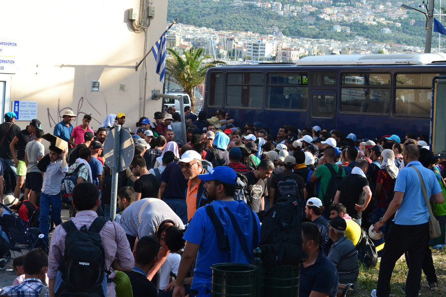 Συμπλοκές μεταξύ μεταναστών και προσφύγων σε καταυλισμό στη Μυτιλήνη [ΦΩΤΟ+ΒΙΝΤΕΟ]