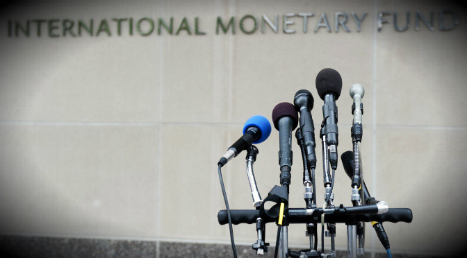 Τη λίστα των δημοσιογράφων που «εκπαίδευε» το ΔΝΤ ζητά η Βουλή