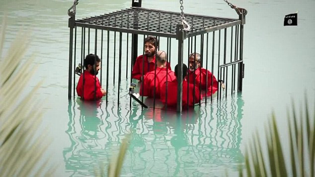 Βίντεο φρίκης δείχνει τα βασανιστήρια του ISIS [ΒΙΝΤΕΟ+ΦΩΤΟΓΡΑΦΙΕΣ]