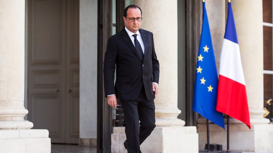 Ρήγμα Ολάντ – Μέρκελ: «Συμφωνία πριν το δημοψήφισμα» λέει ο Γάλλος πρόεδρος