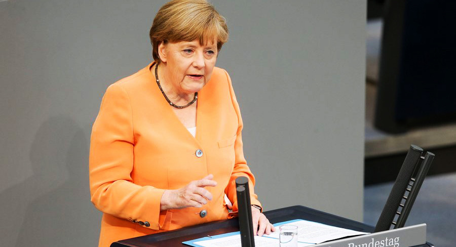 Μέρκελ: Οι διαπραγματεύσεις θα συνεχιστούν μετά το δημοψήφισμα
