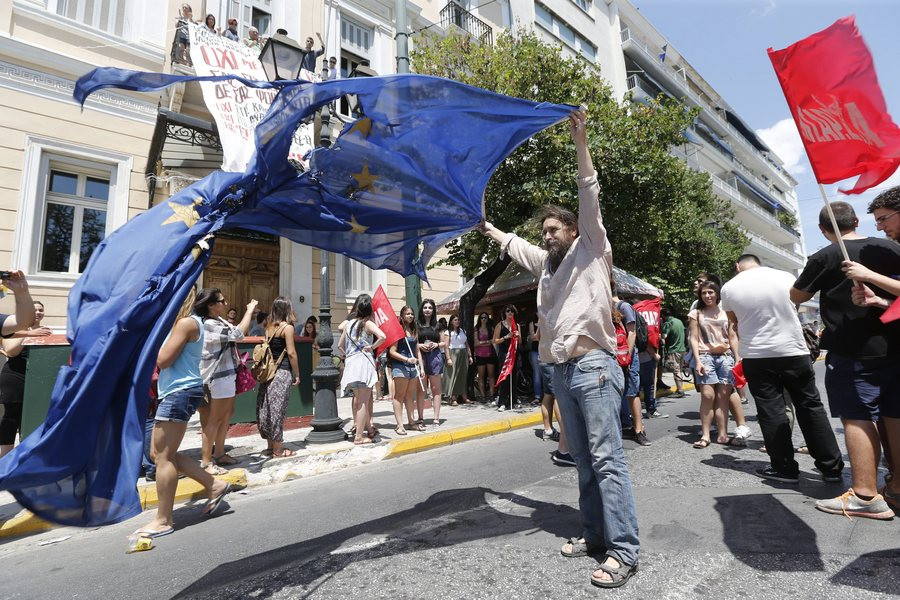 Κατάληψη στα γραφεία του Ευρωπαϊκού Κοινοβουλίου στην Αθήνα