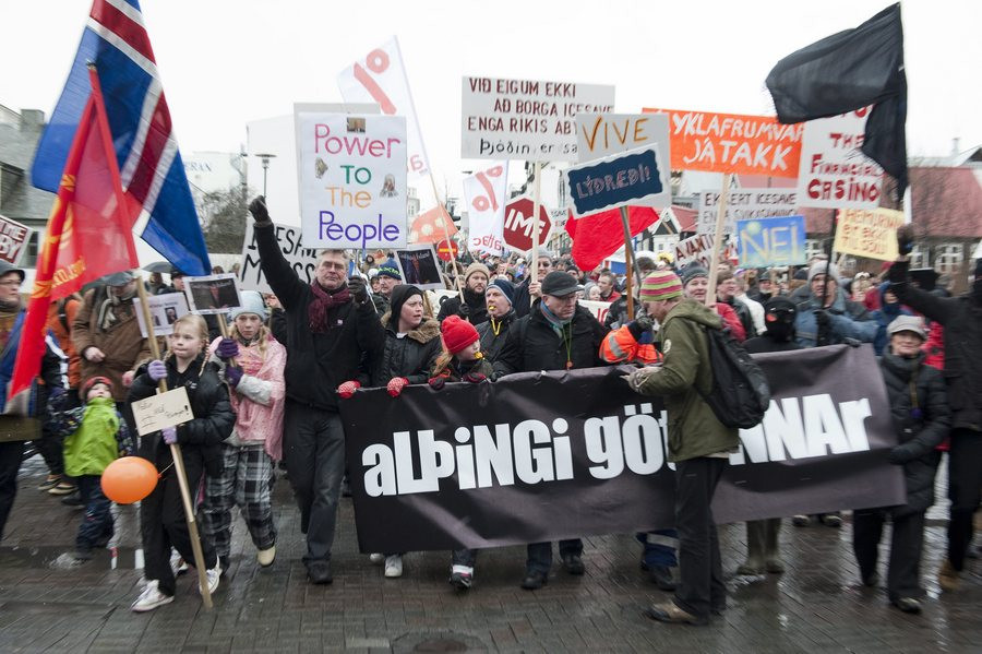 ΒΗΜΑ ΔΙΑΛΟΓΟΥ – Η εμπειρία της Ισλανδίας με τη διεξαγωγή δύο δημοψηφισμάτων για τις προτάσεις των δανειστών