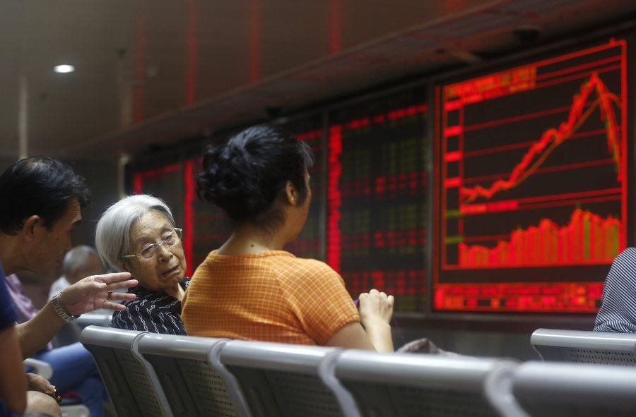 Σκληρές παρεμβάσεις στις χρηματιστηριακές συναλλαγές από την Κίνα μετά το «κραχ»