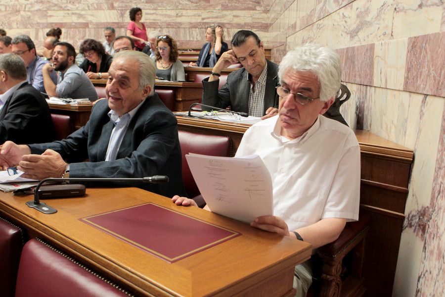 Πήτερ Σπίγκελ: Άλλη η πρόταση στους θεσμούς, άλλη στην ελληνική Βουλή