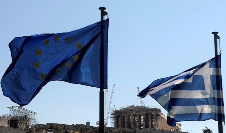 Ευρωπαίος αξιωματούχος: Τo Eurogroup θα εξετάσει και το χρέος