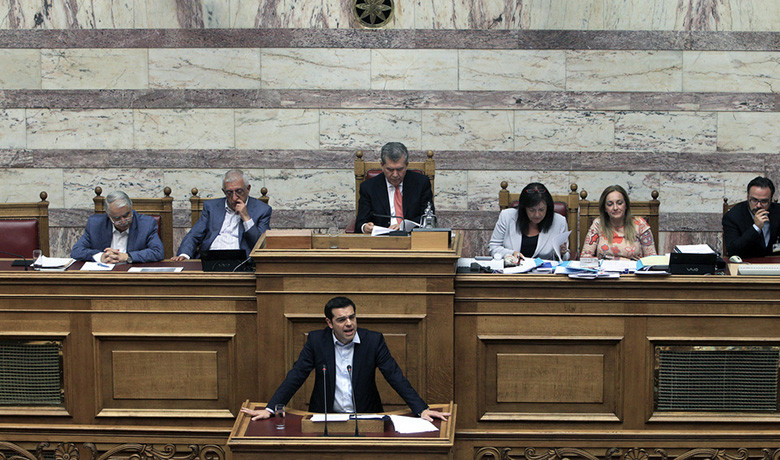 LIVE: Συνεδριάζουν οι επιτροπές της Βουλής για την ελληνική πρόταση