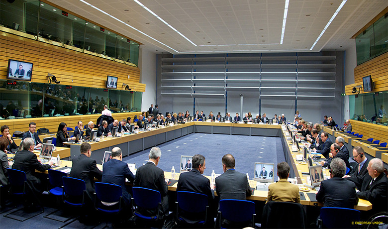Στις 12:00 νέο Eurogroup – Τα στρατόπεδα και οι νέες απαιτήσεις