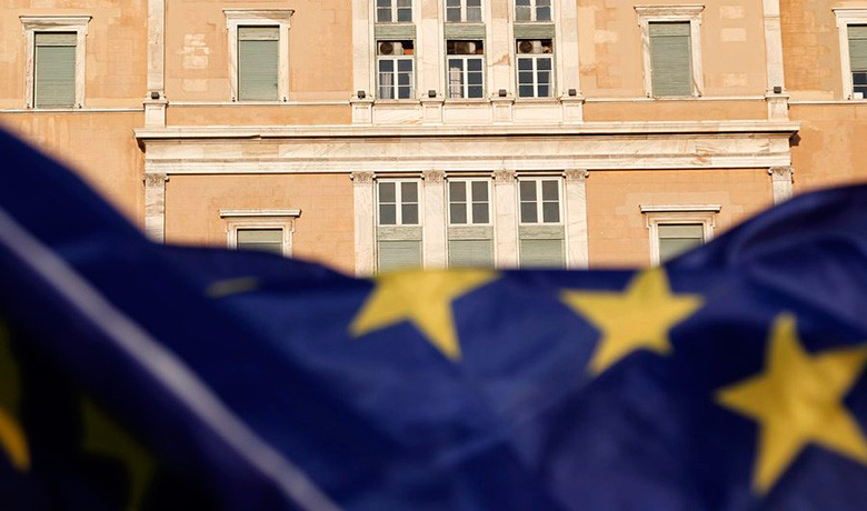 Die Zeit: Η EE πρέπει να λάβει σοβαρά υπόψη το «όχι» των Ελλήνων