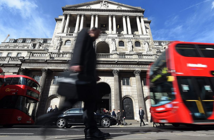 Bank of England: Πρέπει να υπάρξει ελάφρυνση του ελληνικού χρέους