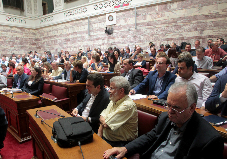 Κυβερνητικές πηγές: Η μόνη εναλλακτική στην ΚΟ του ΣΥΡΙΖΑ ήταν η πρόταση Λαπαβίτσα για αποδοχή του σχεδίου Σόιμπλε