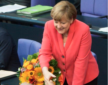 Οι Γερμανοί βουλευτές είπαν «χρόνια πολλά» στην Μέρκελ