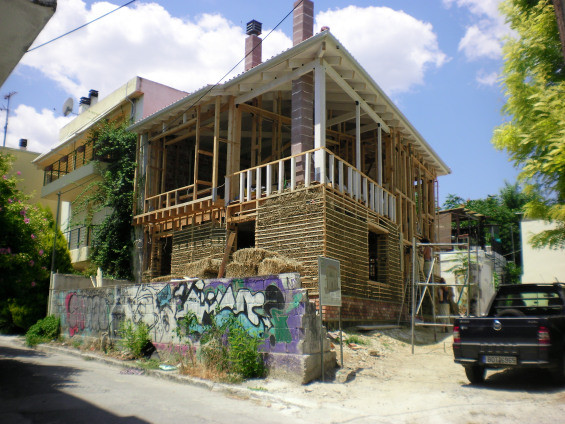Στο Βόλο το πρώτο σπίτι από αχυροπηλό με οικοδομική άδεια