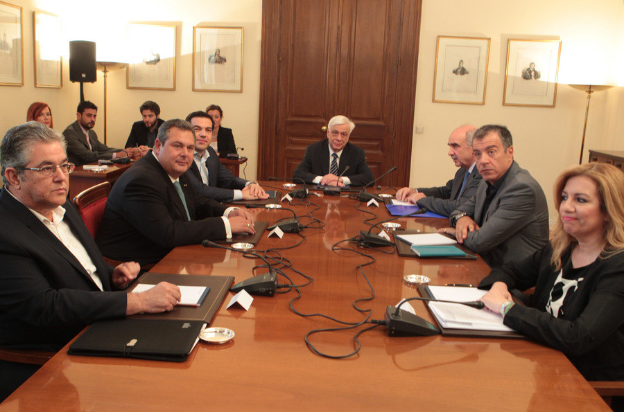 Πρόσκληση διαλόγου στους πολιτικούς αρχηγούς από το tvxs.gr