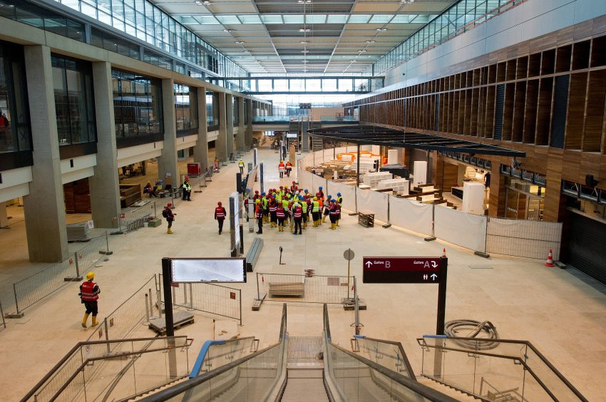 Το νέο αεροδρόμιο του Βερολίνου… «γεφύρι της Άρτας» για την Γερμανία