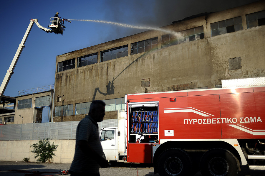 Υπό πλήρη έλεγχο η πυρκαγιά στο εργοστάσιο ανακύκλωσης του Ηρακλείου
