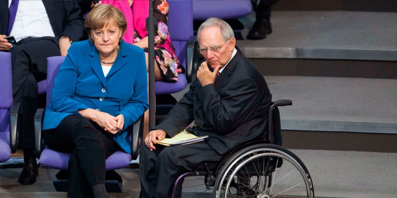 Φίσερ: Μέρκελ και Σόιμπλε γερμανοποιούν την Ευρώπη