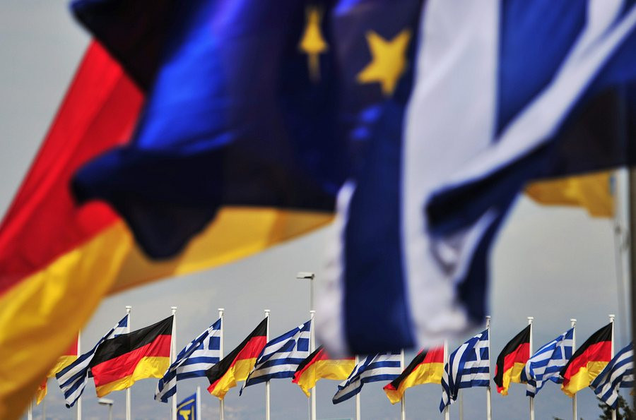 ΝΥΤ: Η Γερμανία κάνει τα θεμέλια της ευρωζώνης να τρίζουν…