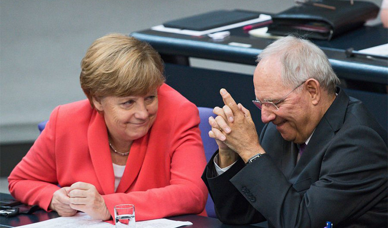 Γερμανικός Τύπος: Σόιμπλε και Μέρκελ σπρώχνουν την Ελλάδα εκτός ευρώ