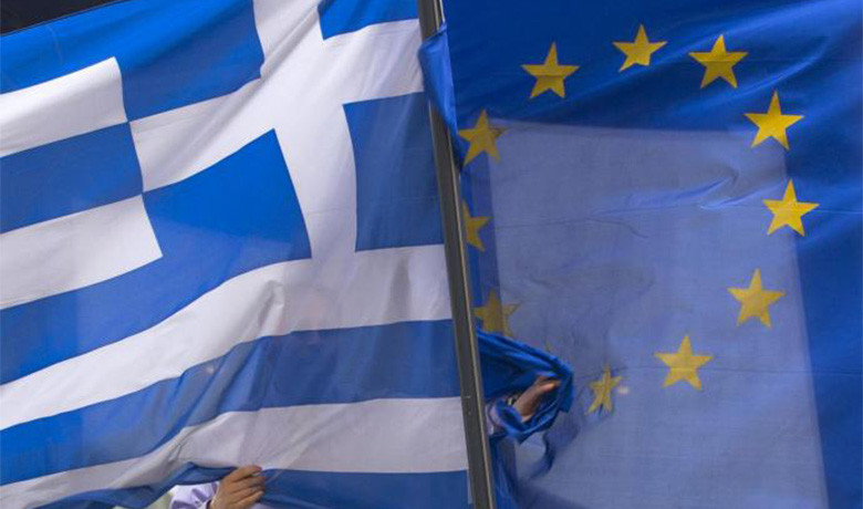 Telegraph: Μόνο με διαγραφή χρέους 100 δισ. ευρώ σώζεται η ελληνική οικονομία