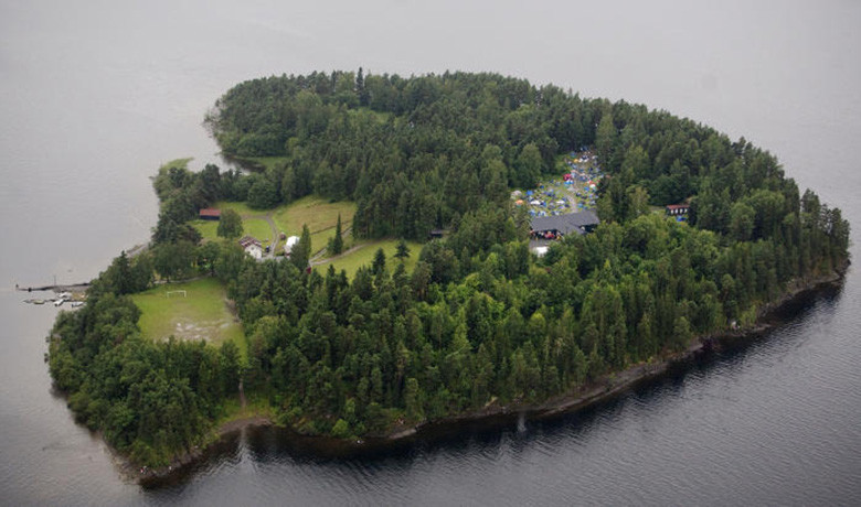 Νορβηγία: Άνοιξε ύστερα από 4 χρόνια το νησί-σύμβολο της δολοφονικής επίθεσης του Μπρέιβικ