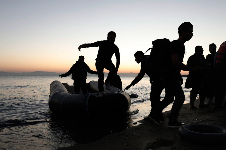 ΟΗΕ για πρόσφυγες: Πλήρες χάος στα ελληνικά νησιά – Frontex: Πάνω από 50.000 αφίξεις μεταναστών τον Ιούλιο