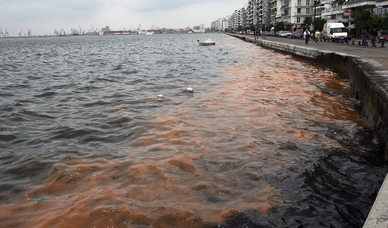 Θεσσαλονίκη: Θαλάσσια ρύπανση από τουρκικό δεξαμενόπλοιο στον Θερμαϊκό