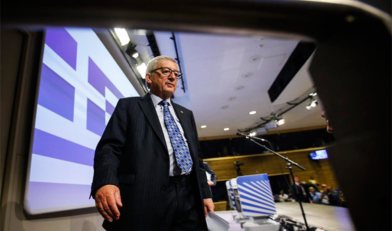 Επαφές Γιούνκερ στο παραπέντε του Eurogroup