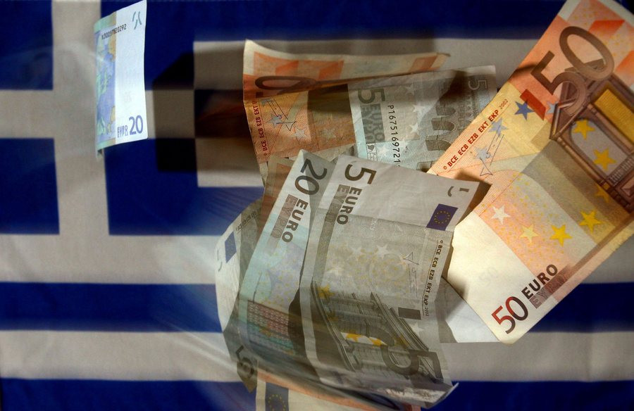 Spiegel: Το ελληνικό χρέος θα κουρευτεί, απλά η Γερμανία θα το ονομάσει διαφορετικά