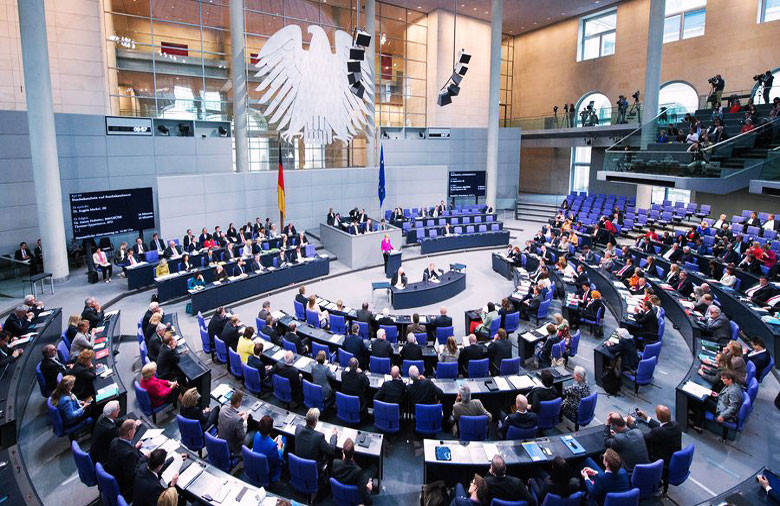 «Ναι» της γερμανικής Βουλής στο τρίτο ελληνικό πρόγραμμα