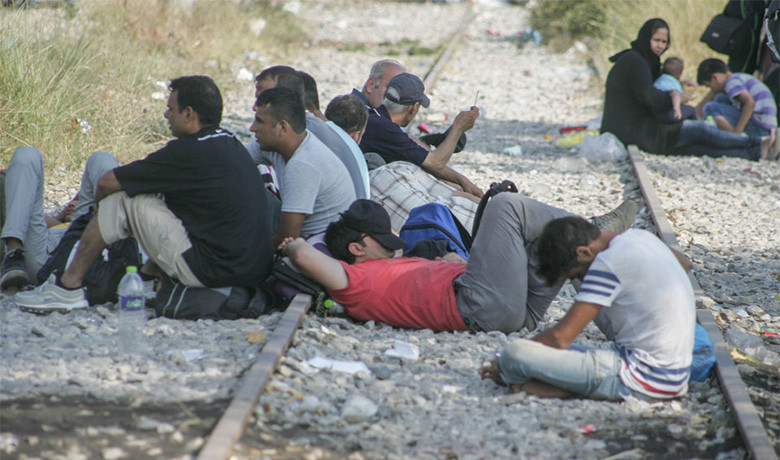 Ένταση και τραυματισμοί προσφύγων στα σύνορα Ελλάδας – ΠΓΔΜ