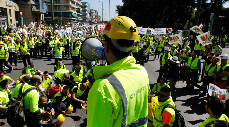 Οι εργαζόμενοι της «Ελληνικός Χρυσός» κλείνουν δρόμους επ’ αόριστον