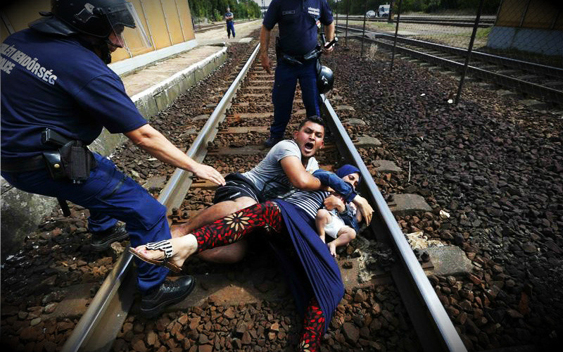 Η Ουγγαρία εξαπατά τους πρόσφυγες: Τους βάζει σε τρένα για Αυστρία και καταλήγουν σε κέντρα κράτησης