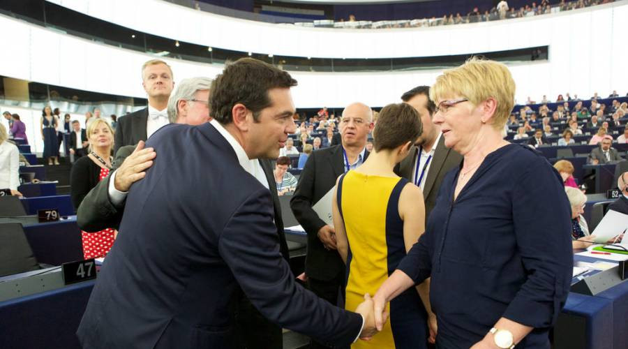 Έλεγχο από το ευρωκοινοβούλιο για το ελληνικό πρόγραμμα ζητούν οι επικεφαλής των Ευρωομάδων