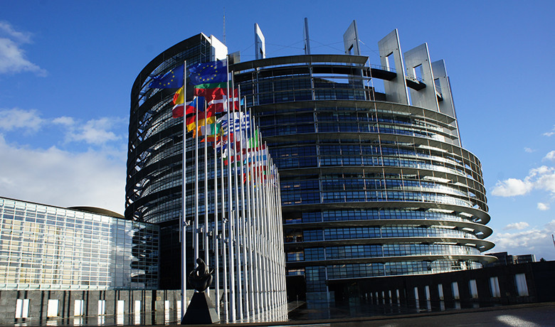 Ευρωβουλευτής Πρασίνων: Γιατί να μη φιλοξενήσουμε πρόσφυγες στο κτίριο του Ευρωκοινοβουλίου;