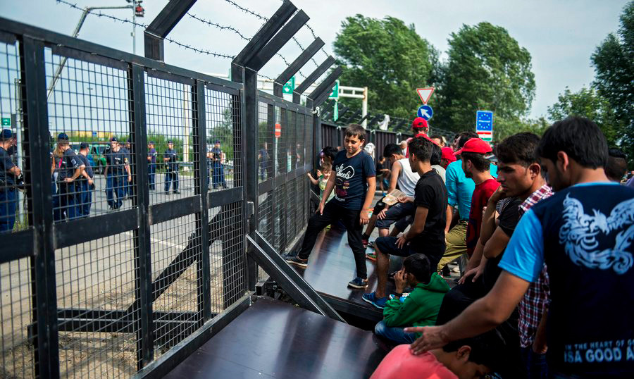 Φράχτες και στα σύνορα με Κροατία και Ρουμανία υψώνει η Ουγγαρία