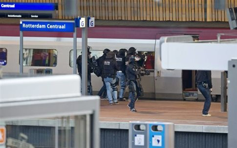 Συναγερμός στο Ρότερνταμ για πιθανό ένοπλο σε τρένο [ΒΙΝΤΕΟ]