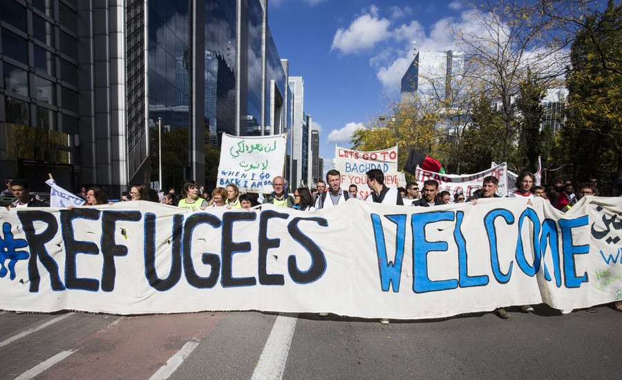 «Καλωσήρθατε πρόσφυγες»: Χιλιάδες διαδήλωσαν υπέρ των προσφύγων στις Βρυξέλλες