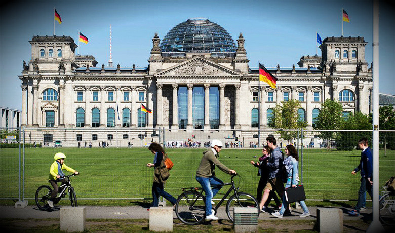 Ο φορολογικός παράδεισος Γερμανία: Πώς οι μαφιόζοι ξεπλένουν τα κεφάλαιά τους